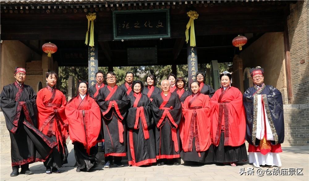 和平释义下的新澳门与香港，精准正版发展的探索与实践,2025新澳门与香港精准正版免费,和平释义、解释与落实