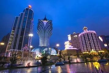 澳门与香港的未来展望，关于免费精准大全的深入解读与实施策略,2025澳门和香港免费精准大全仔细释义、解释与落实